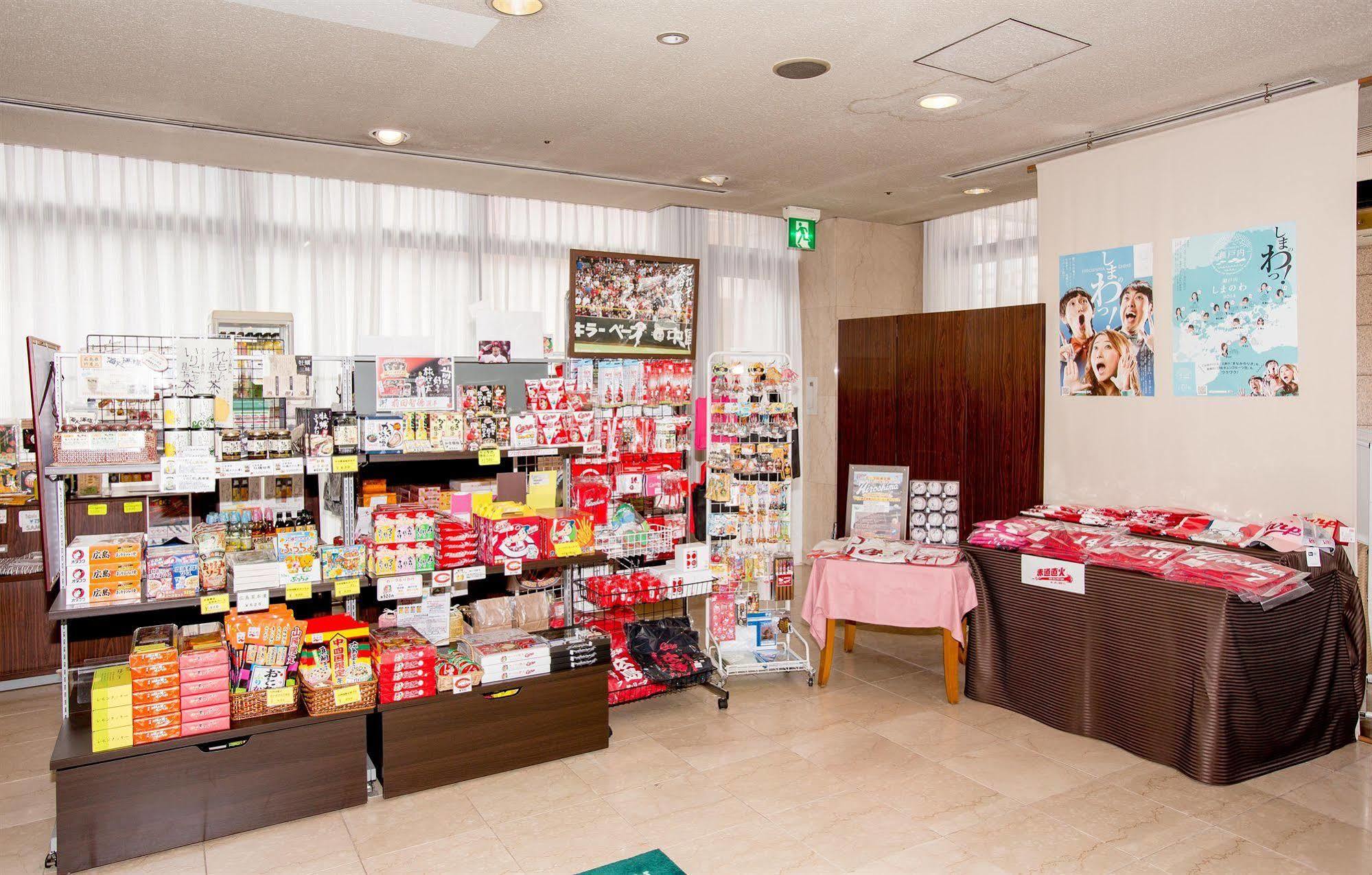 Hotel New Hiroden Хіросіма Екстер'єр фото
